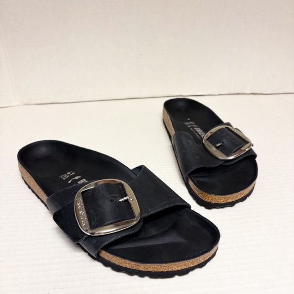 NWOB Birkenstock Madrid Big Buckle Oiled Leather Sandals in Black - Picture 5 of 12